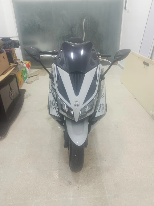 Yamaha Tmax 