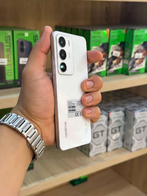 Realmi Tecno smartphone