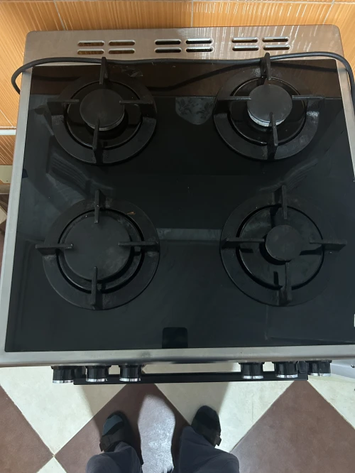 Cuisinière beko 4 feu avec four