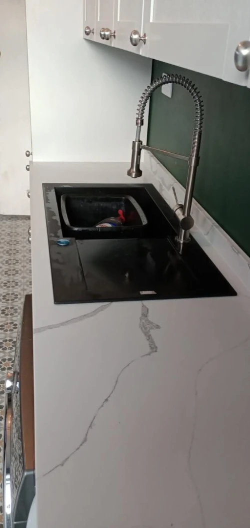 Marbre et Quartz et Granite