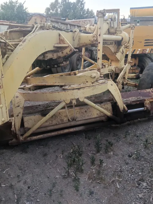 NIVELEUSE Caterpillar 14 E 1985