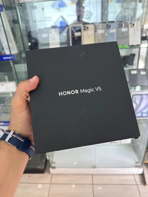 Honor Magic V5