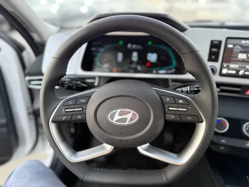 Hyundai Elantra 2025 Full