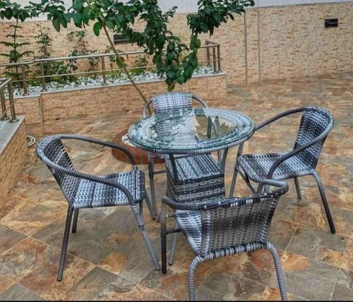 Table ronde 0,80 cm SANS CHAISES Idéale Pour Cafétéria Et Restaurant  تأثيث للمطاعم والكافيتيريات