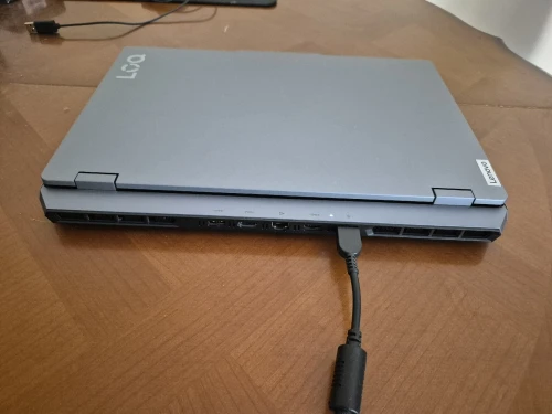 Lenovo LOQ - I5 / 13ém HX - RTX 5050 - Ecran FHD 144 hz + 512 gb SSD