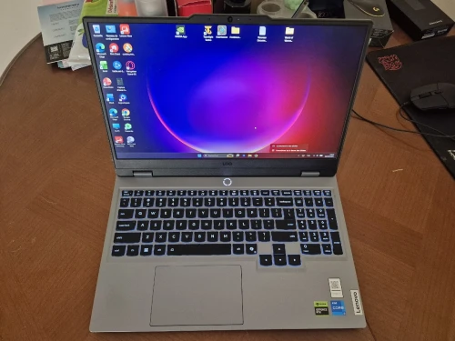 Lenovo LOQ - I5 / 13ém HX - RTX 5050 - Ecran FHD 144 hz + 512 gb SSD