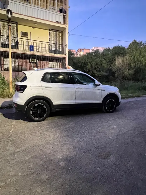 Volkswagen Tacqua 2023 