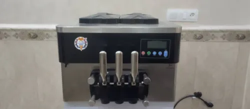 MACHINE A GLACES