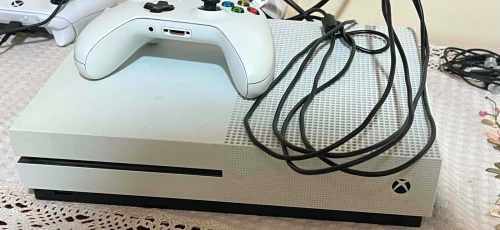 Xbox One s avec manette