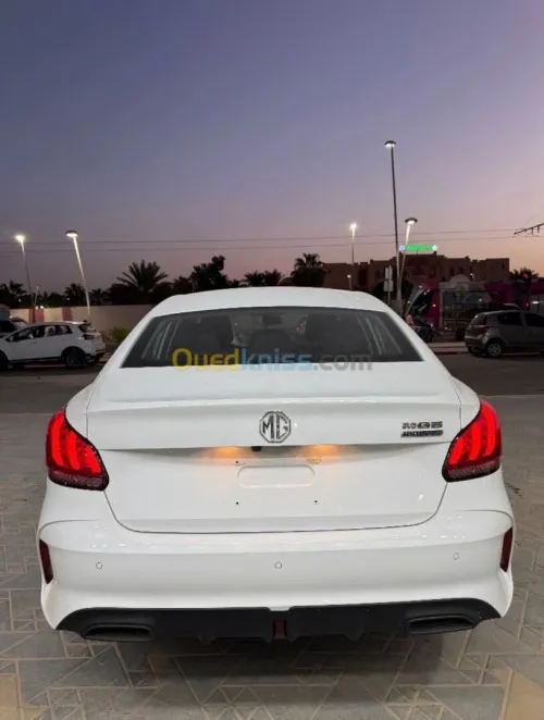 MG 5 2025 Manuel