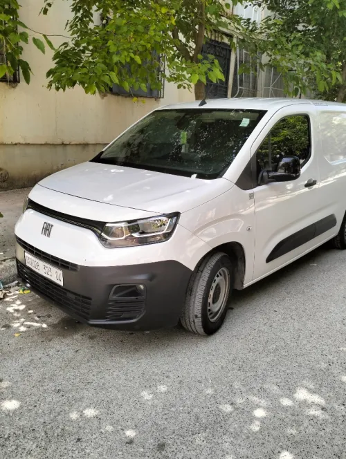 Fiat Doblo 2023 Itali