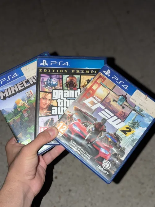 PLAY STATION 4 slim 500GB