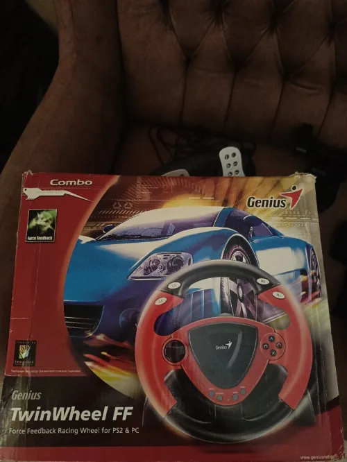 Volant pour pc/PS1/PS2 avec sa boîte
