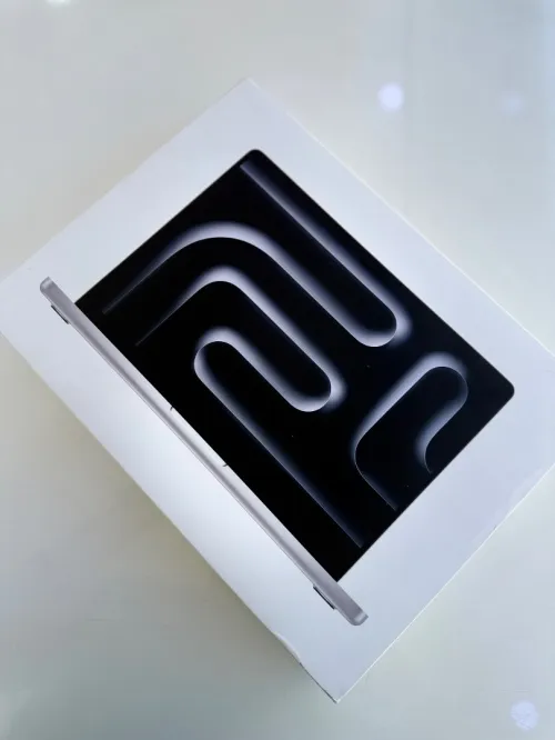 MacBook Pro M5