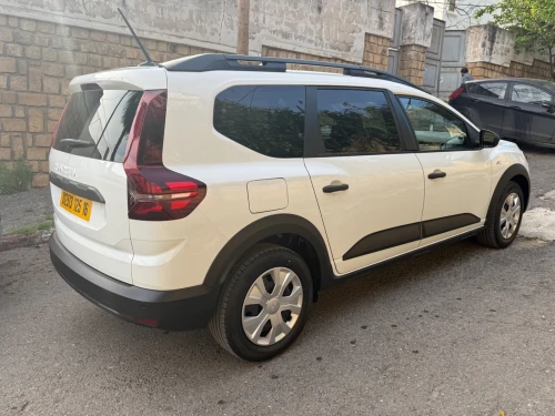 Dacia Jogger 2025 Essential 7 places Diesel