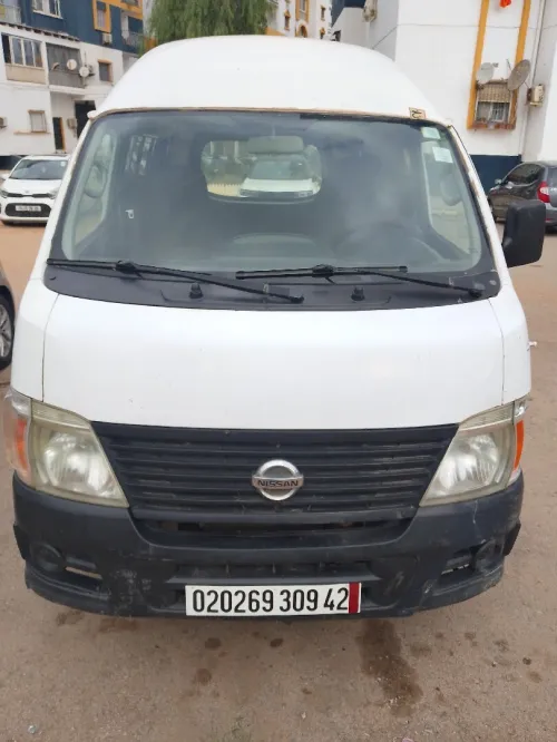 Nissan Urvin 2009