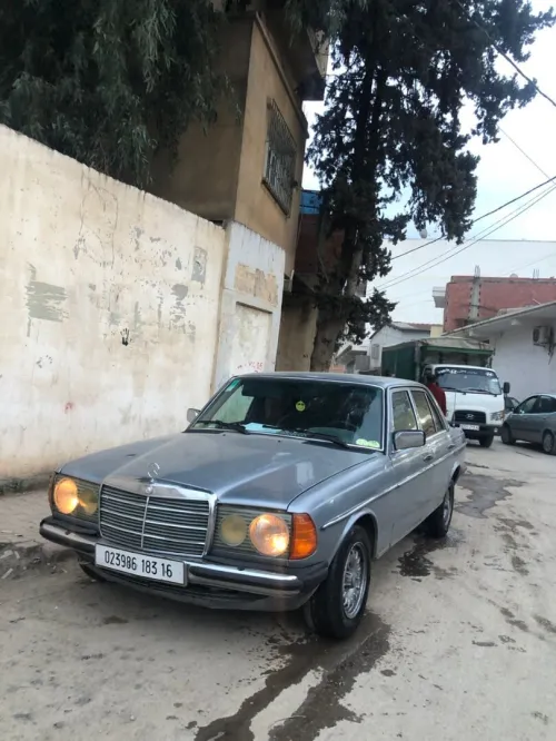 Mercedes 123 300D 1983 