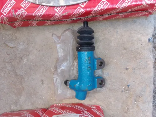 Lot de pieces de rechange toyota liteace dorigine