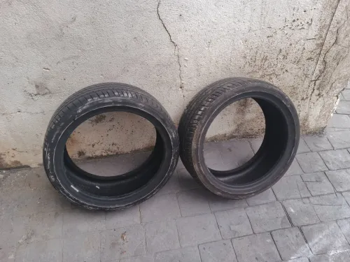 2 PNEUS MARQUE FIRESTONE