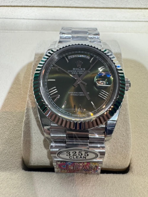 Montre Rolex DayDate green dial (Clean / Clone)