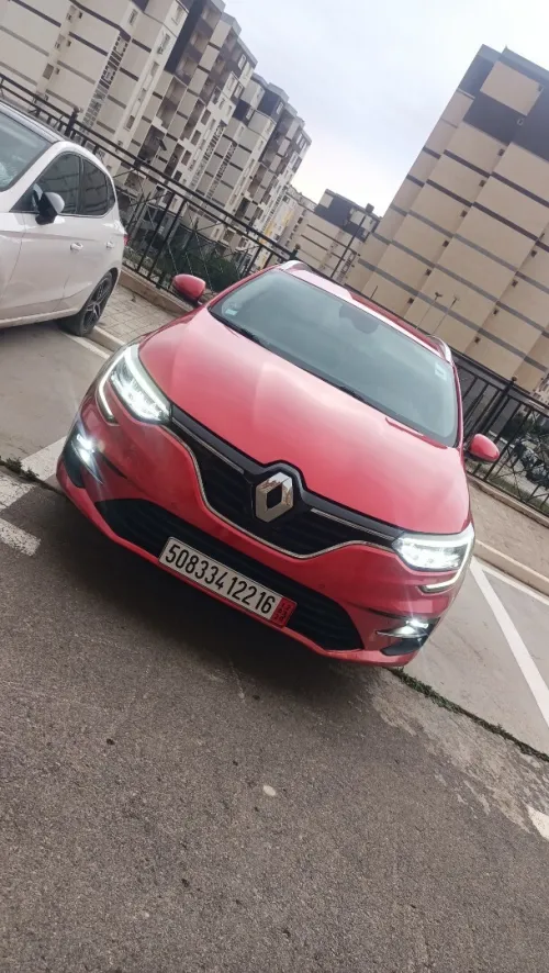 Renault Megane 4  2022 Itens