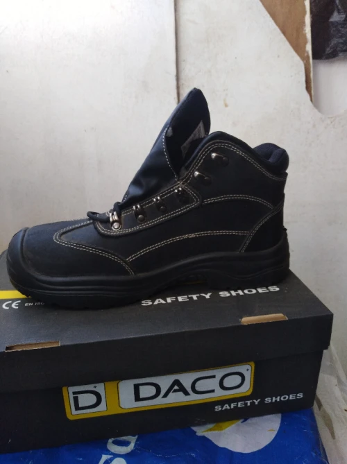 CHAUSSURE DE SECURITE  P42