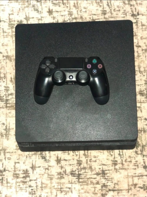 Ps4 slim 13.50 avec mannette