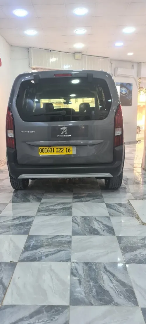Peugeot Partner 2022 Tepee Allure 