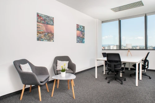 Bureau privé à louer pour 3 personnes à Oran, Cintra