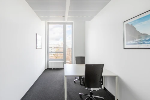 Accès tout compris à un espace de travail professionnel pour 2 personnes à Algiers, Baba Ali
