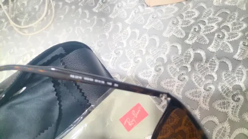 Lunette de soleil Rayban havana 