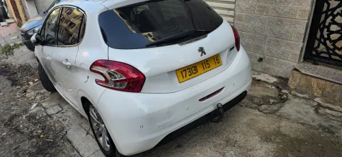 Peugeot 208 2015 Allure