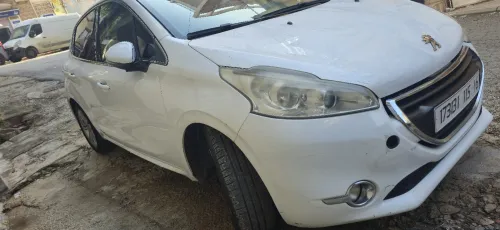 Peugeot 208 2015 Allure