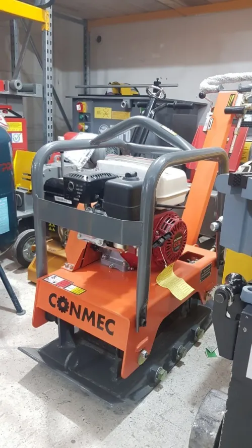 Compacteur diesel , compresseur 1000lt atlas copco , dame sauteuse , plaque vibrante , monte charge