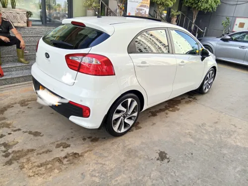 Kia Rio 5 portes 2015 Funny Facelift 