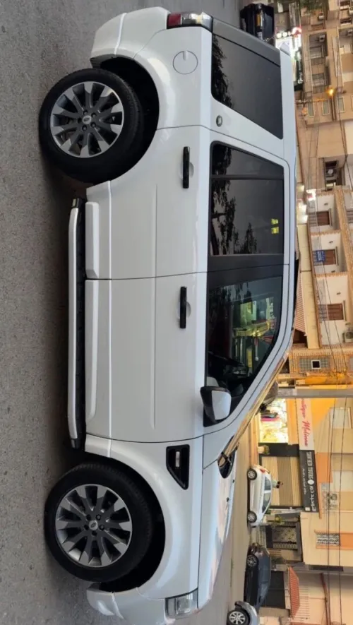 Land Rover Land Rover  2015 Premium 
