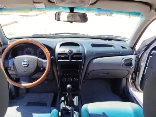Nissan Sunny 2015 B10
