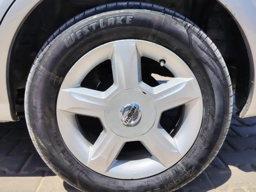 Nissan Sunny 2015 B10