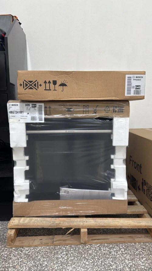 FOUR ENCASTRABLE BOSCH SERIE 8 ÉLÉCTRIQUE VENTILÉ PYROLYSE NOIR AVEC AFFICHEUR 71 L 14 FCTS 60CM