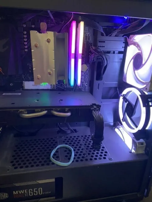 PC Gamer + ECRAN+CLAVIER+SOURIS