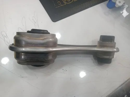 Support Moteur Inférieur (Biellette en 8) ORIGINE Renault - Stepway / Symbol / Logan 2