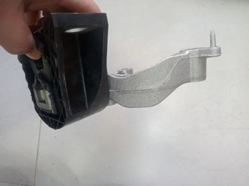 Support Moteur Droit ORIGINE Renault - Symbol / Stepway / Logan
