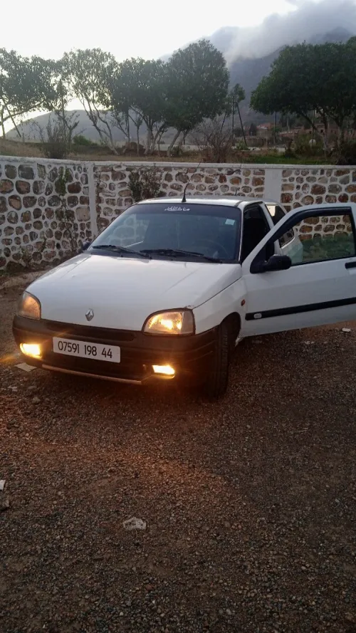 Clio Japonais 1998 