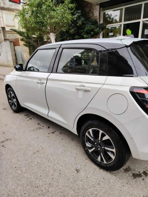 Suzuki Swift 2025 GLX