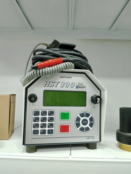 Machine à soudage bout a bout et électrofusion