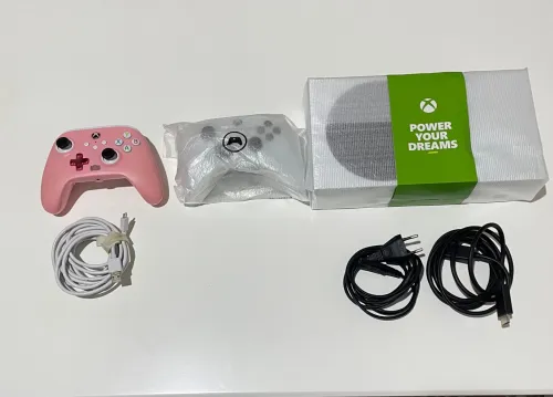 Xbox serie s ( 2 manettes )