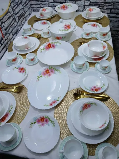 Service A Table 53 Piece A Fleur Rouge