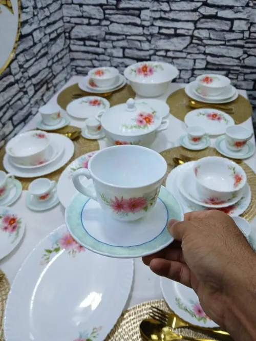 Service A Table 53 Piece A Fleur Rouge