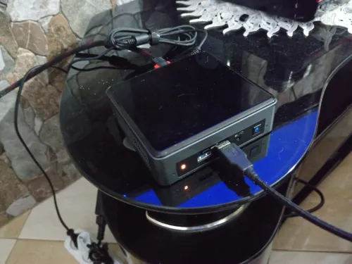 Intel Nuc 8 Home