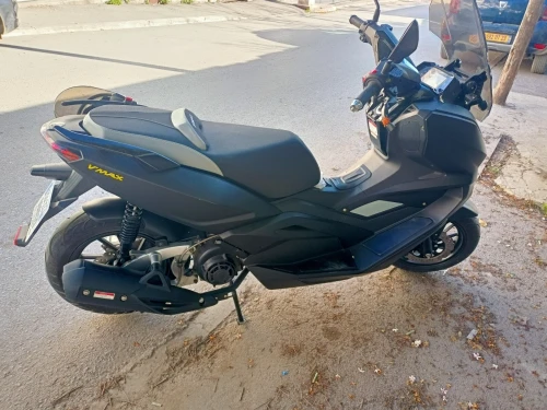 Vmax 200cc 2024